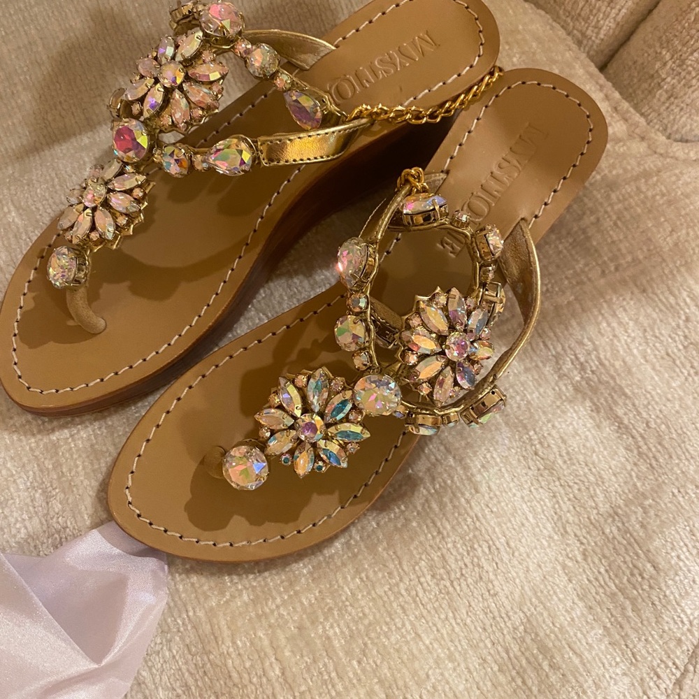 Max Studio Gold Embellished Sandals with clear crystal size 6 NEW